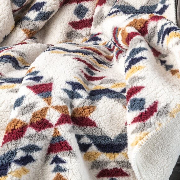 Luxe Home Decor Classic Faux Fur Throw | 1-Piece | Multicolor | 50"x60" - Picture 8 of 13